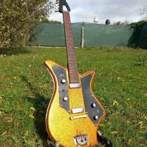 guitarras de culto_0000s_0046_Capa 17